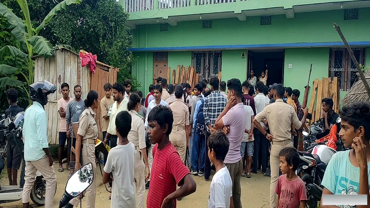 बिहार में स्कूल बस के उलटे चलने से 6 साल के मयंक की मौत, चालक पर आरोप