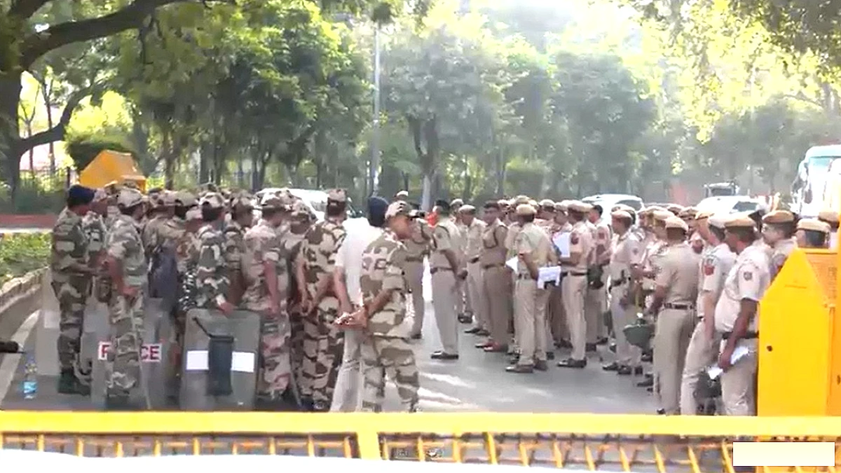 दिल्ली में 10 अक्टूबर के प्रदर्शन से पहले पुलिस ने 12 डिटेंशन सेंटर तैयार कर अलर्ट जारी