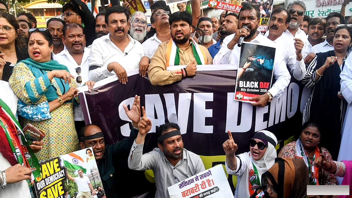 मुंबई में 400 प्रदर्शनकारियों को हिरासत, दिल्ली के विरोध के समर्थन में उतरे थे; आदित्य ठाकरे ने पुलिस स्टेशन का दौरा किया