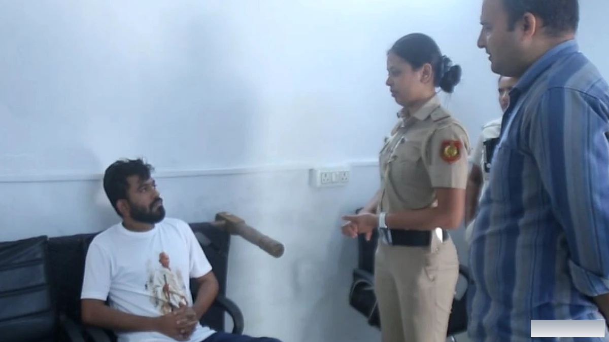 दिल्ली पुलिस के वीडियो से उजागर हुई दिपके की दादी के निधन के बाद असंगत गिरफ्तारी प्रक्रिया