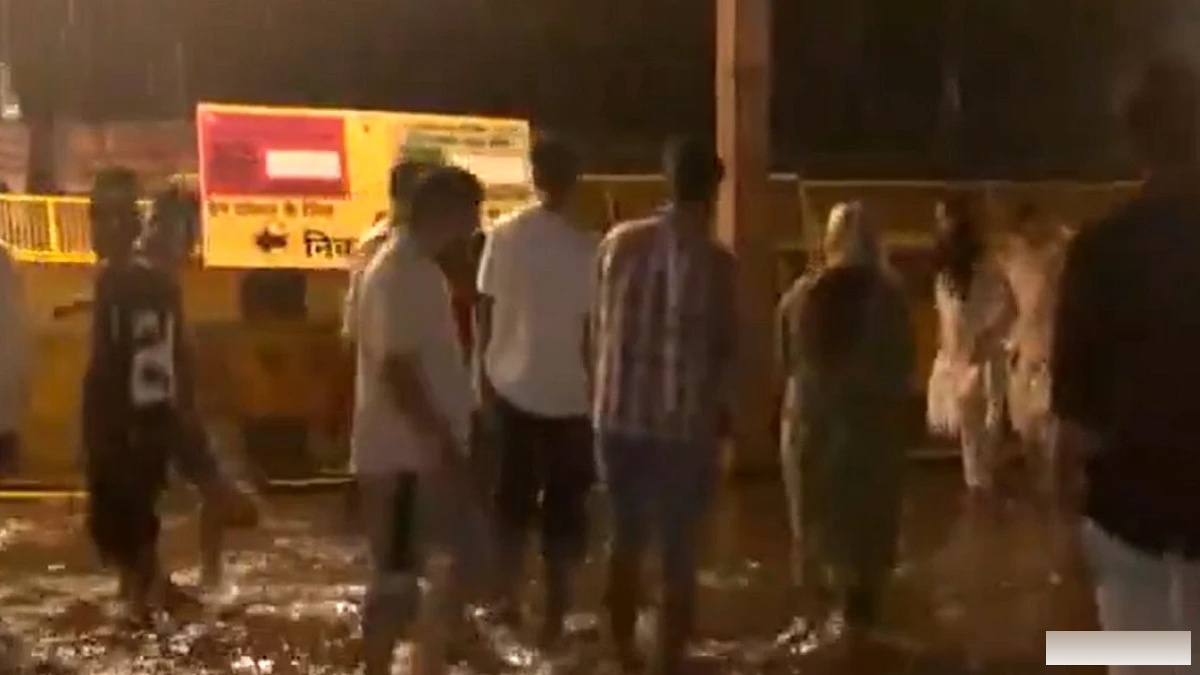 दिल्ली‑NCR में तेज़ हवाओं के साथ भारी बारिश, ठंडक में बढ़ोतरी