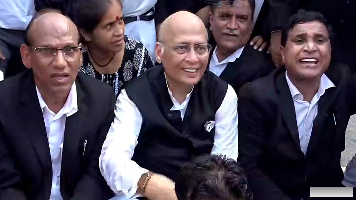अभिषेक मनु सिंहवी ने बताया: जब याचिका ही दायर थी तो CJI से मुलाकात की चिट्ठी क्यों लिखी गई