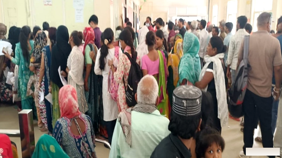 मौसम के बदलाव से गले में संक्रमण, नाक-कान में खुजली, बुखार से शरीर कमजोर; SN में मरीजों की संख्या डेढ़ गुना बढ़ी