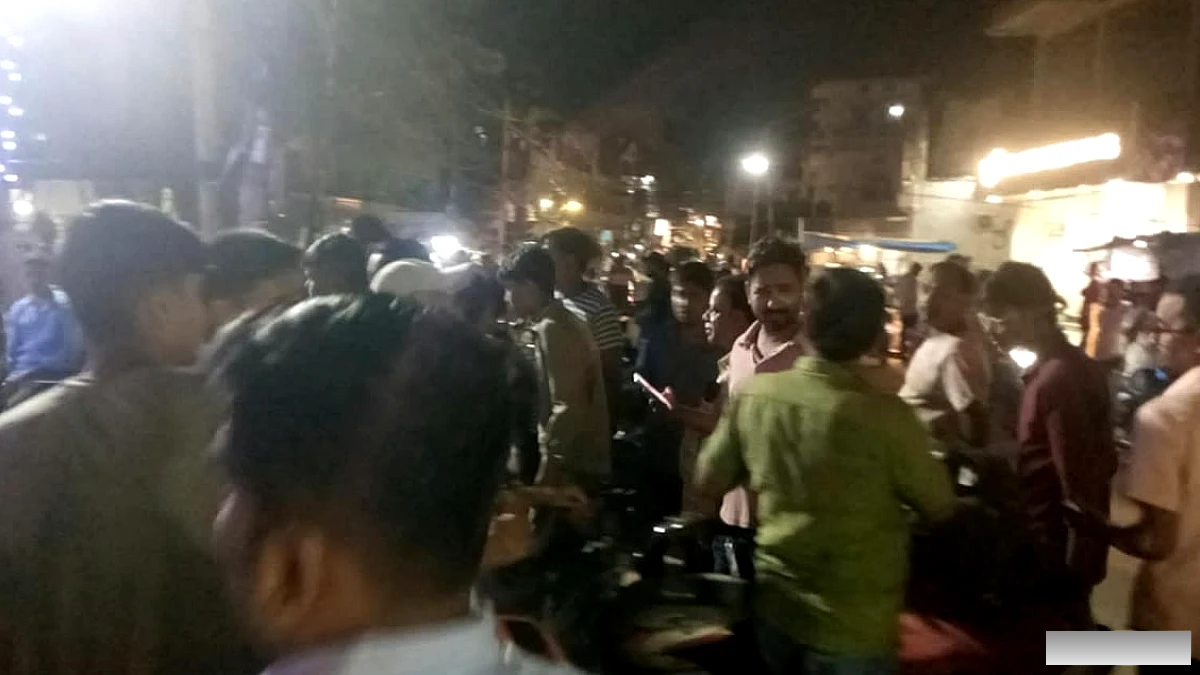 नवरात्र में नॉनवेज की बिक्री पर बवाल, पुलिस के हस्तक्षेप के बाद पिज्जा आउटलेट ने दिया आश्वासन