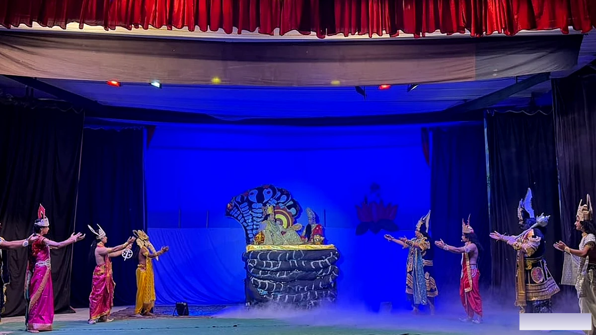उपजिला में रामलीला पर प्रतिबंध, पुलिस ने डांस रोका, समिति ने मंच हटाया, धर्म बदलने की धमकी
