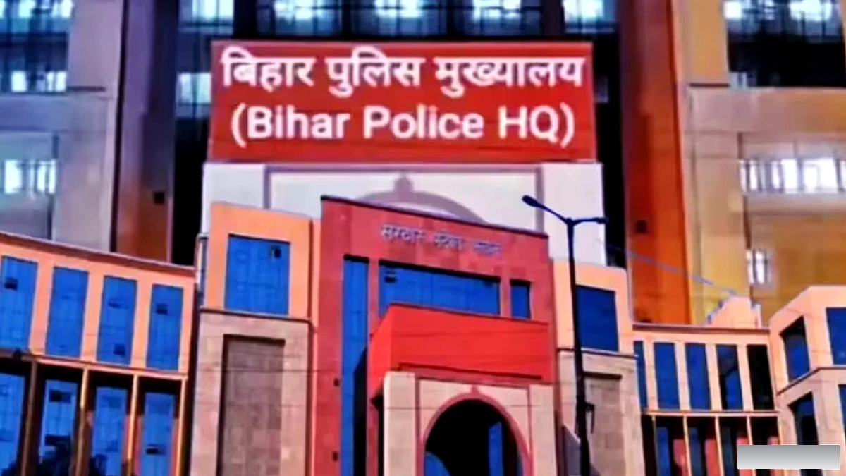 परिवार और बेटी से मिलने की मांग को लेकर पुलिस मुख्यालय पहुंचीं आईपीएस की पत्नी, डीजीपी से की मुलाकात