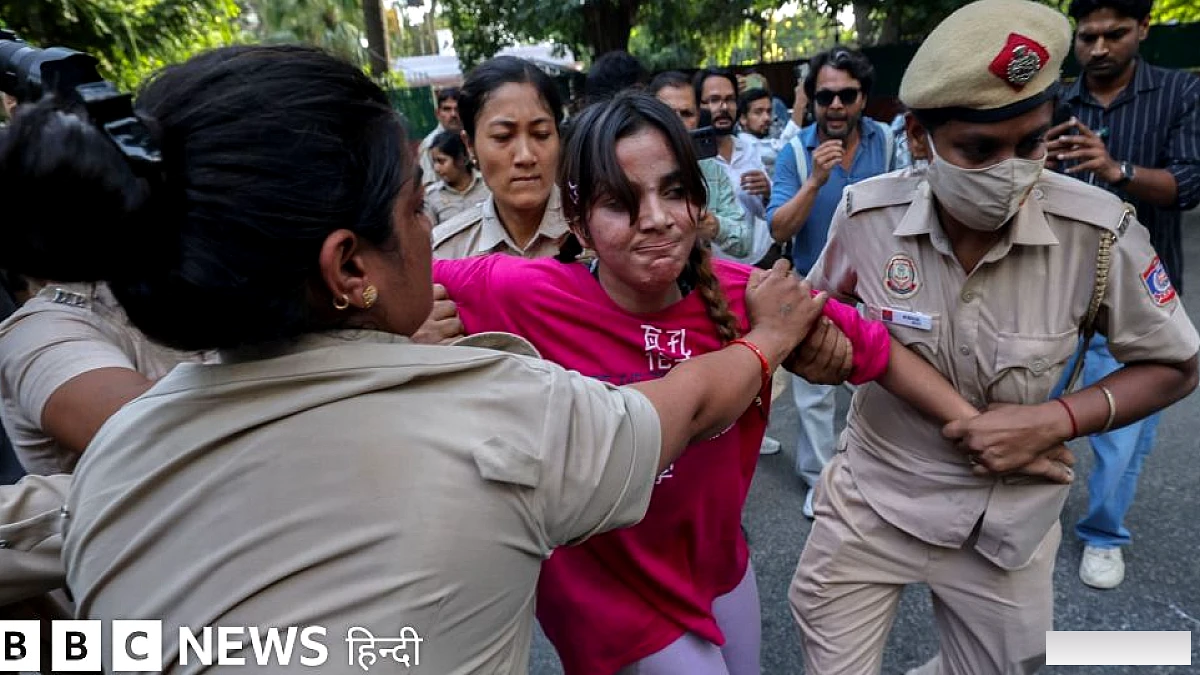 मंतर पर पुलिस की सख़्ती पर सरकार की चुप्पी क्यों?