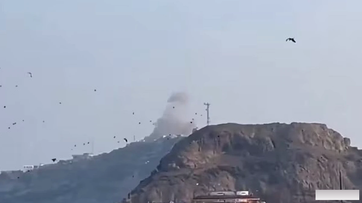 हूती मिलिशिया ने अदन के राष्ट्रपति भवन पर कई मिसाइलें दागीं, चार की मौत
