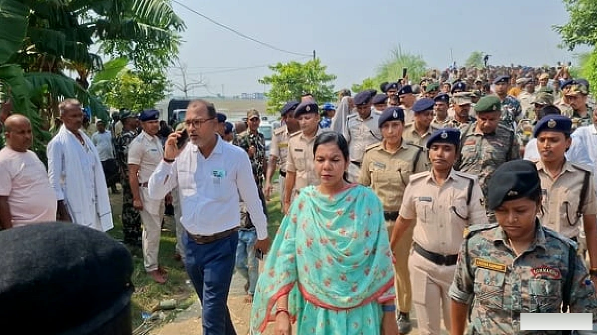 वैशाली नाव हादसे के बाद बड़ी कार्रवाई: राघोपुर के अंचल अधिकारी दीपक कुमार हटाए गए; पातेपुर सीओ को मिला प्रभार