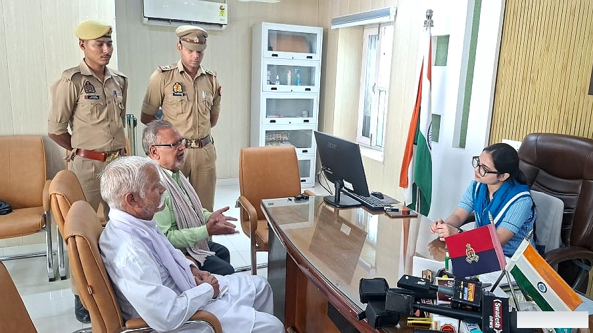 छात्राएँ बन गईं पुलिस: एक दिन में शोहदों पर की गई बड़ी कार्रवाई