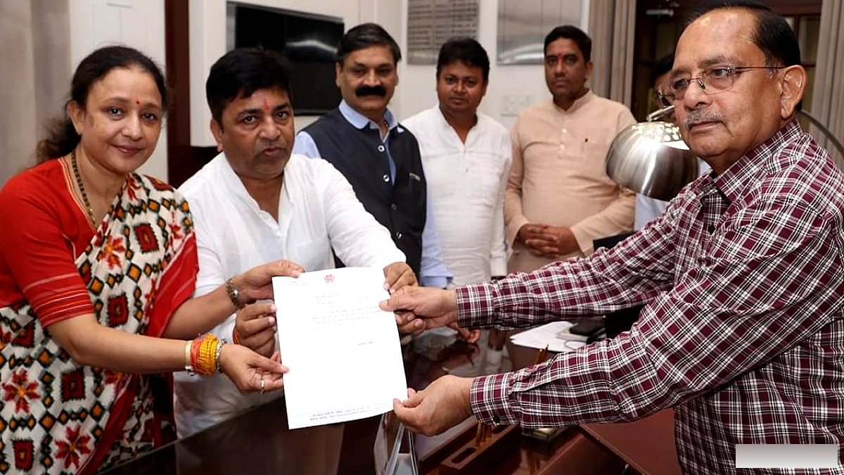 भाजपा छोड़ सपा में आए पूर्व सांसद राजपाल सैनी, अखिलेश बोले- कई विधायक भी लाइन में, सब पर करेंगे विचार