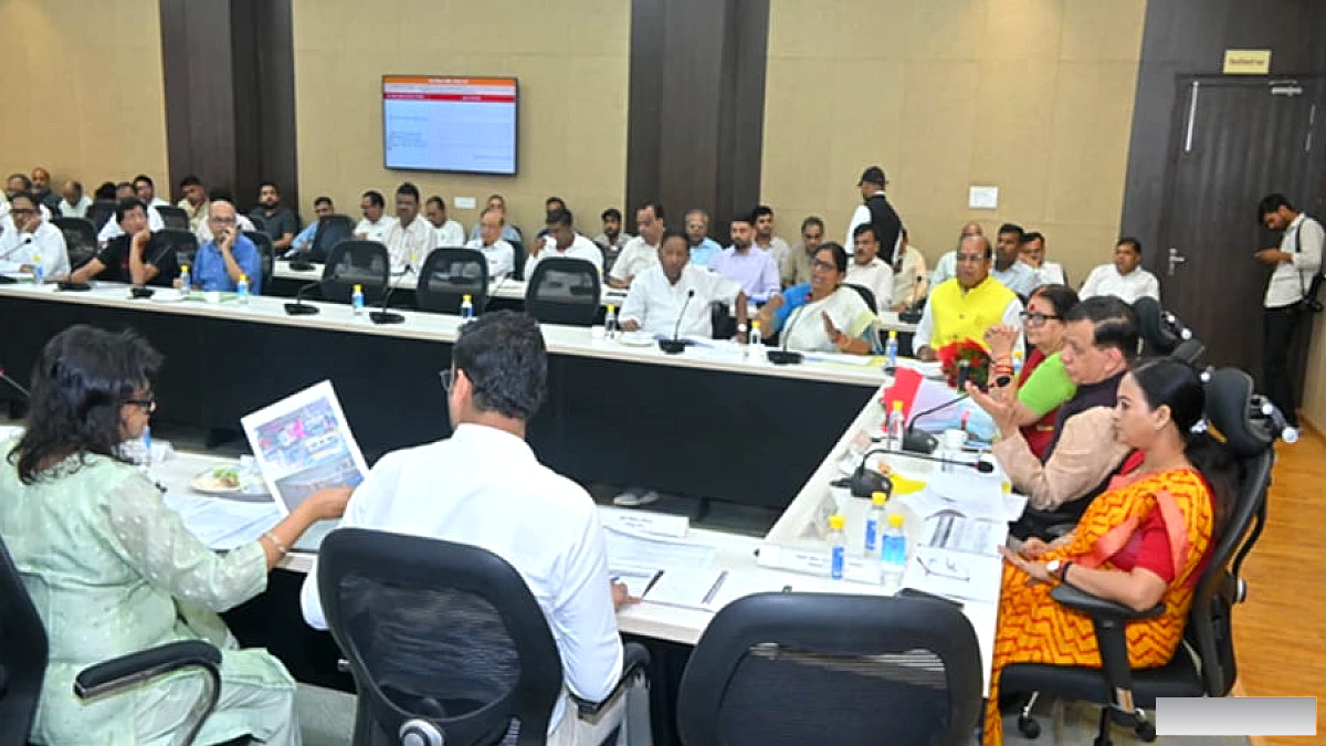 महाना में हुई बैठक से मंडलायुक्त, CP, DM समेत 10 अधिकारी अनुपस्थित, विस अध्यक्ष ने कहा 'तमाशा करने नहीं आए