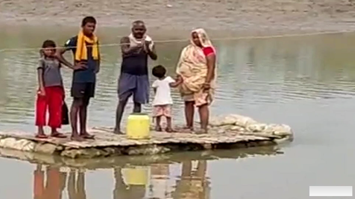तेजस्वी के क्षेत्र में बदहाली की ्त, रस्सी के सहारे नदी पार कर रहे लोग