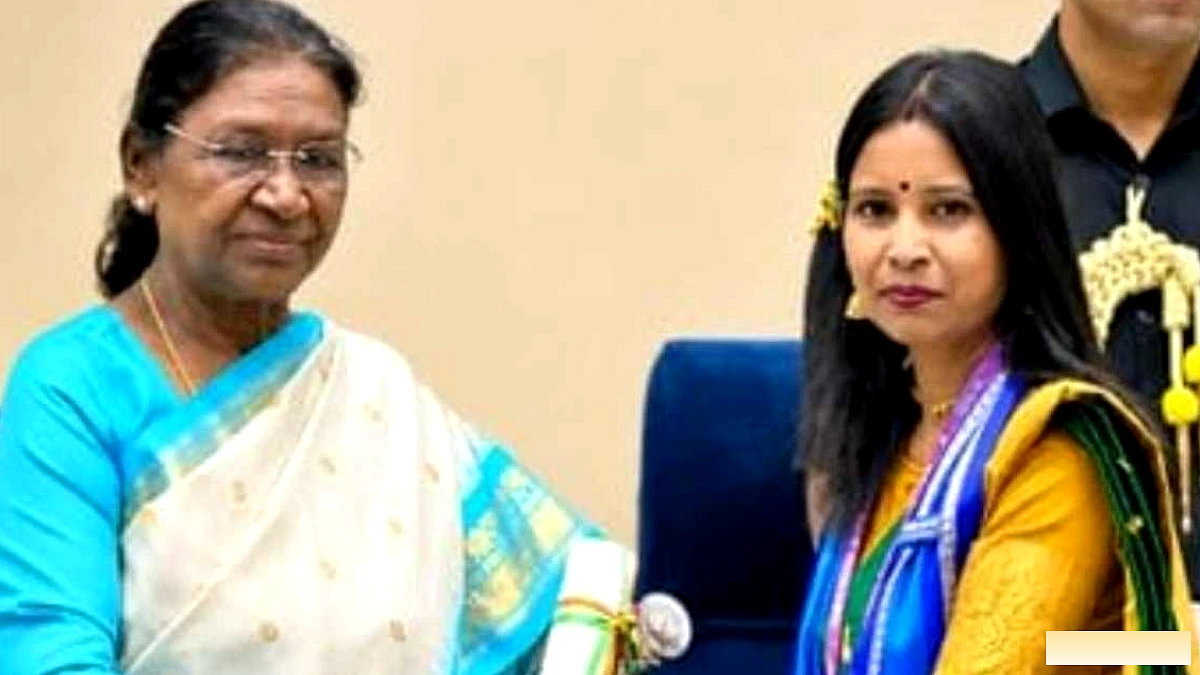 . बाढ़ के बीच शिक्षा की अलख, बेटियों का भविष्य संवार रहीं पुष्पा प्रसाद को मिला राष्ट्रीय सम्मान