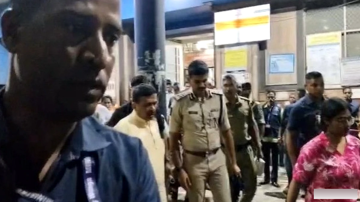 कोलकाता में दुर्गा पूजा पंडाल में भगदड़, 17 मौत, प्रधानमंत्री मोदी ने 2 लाख रुपये राहत की घोषणा