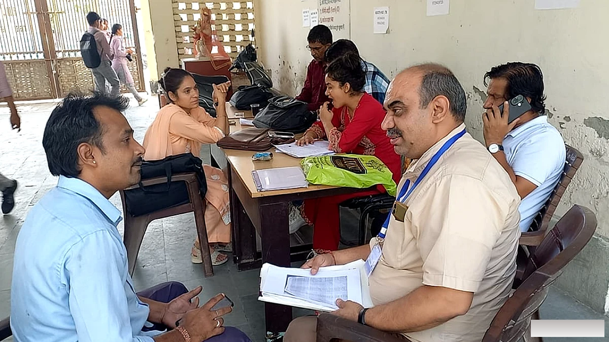 चुनाव आयोग ने दिया चेतावनी: झूठी मतदाता जानकारी पर होगी एक साल तक जेल