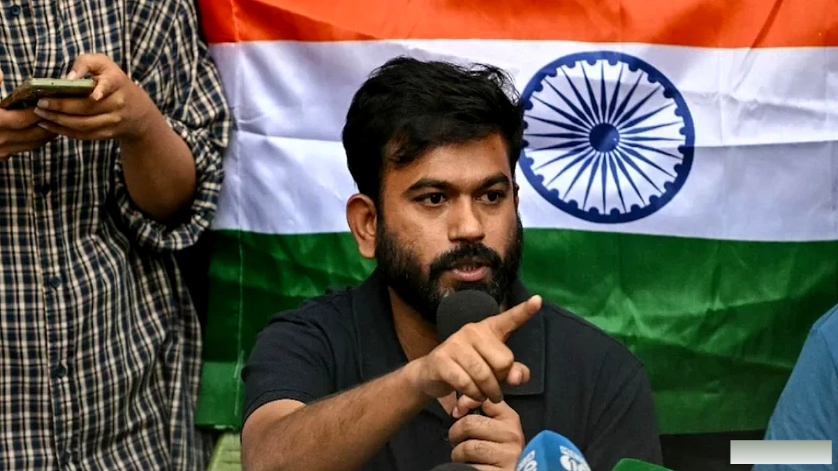 सशर्त जमानत मिलने के बाद अभिजीत दिपके ने पहला ट्वीट किया: "अब भाइयों के आज़ाद होने का इंतज़ार