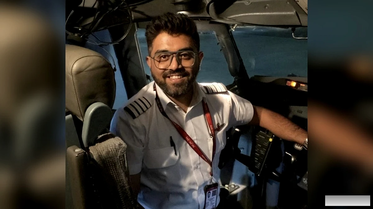 कैप्टन स्मित मछार ने कॉकपिट में हुए हमले की कहानी सुनाई, 180 यात्रियों को बचाया