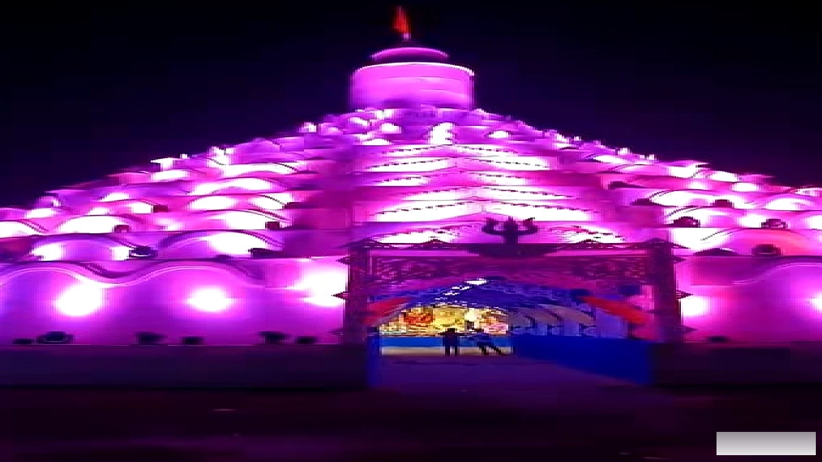 कॉकरोच, शीशमहल और वेटिकन सिटी! कटिहार के दुर्गा पूजा पंडालों में दिखी कल्पनाओं की उड़ान