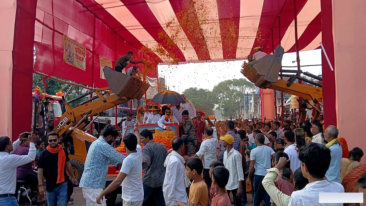 अनुज कुमार के समर्थन में उतरे अनंत सिंह, बाढ़ से मोकामा तक निकाला रोड शो