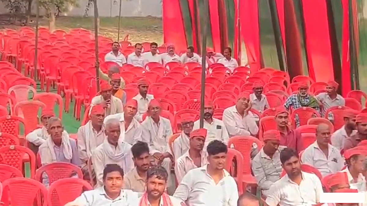 कन्नौज में भीड़ न जुट पाने पर अखिलेश यादव ने किया पार्टी इकाई का भंग
