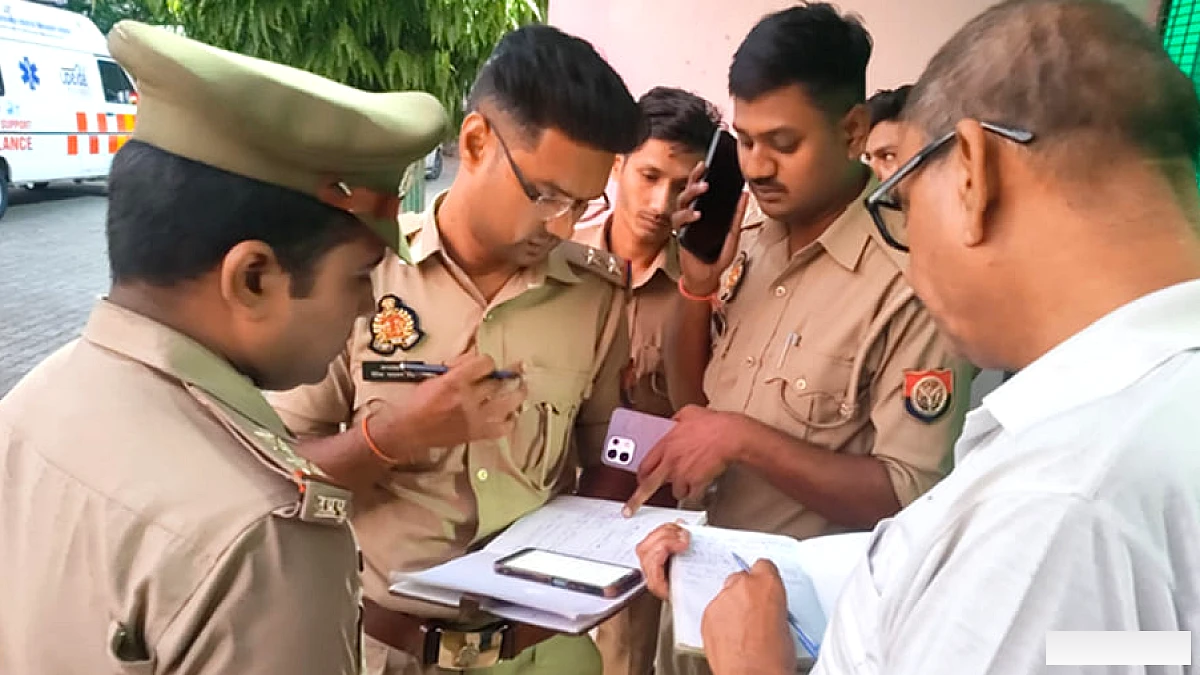 कानपुर एक्सप्रेसवे पर कार पलटी, दो की मौत, दो घायल