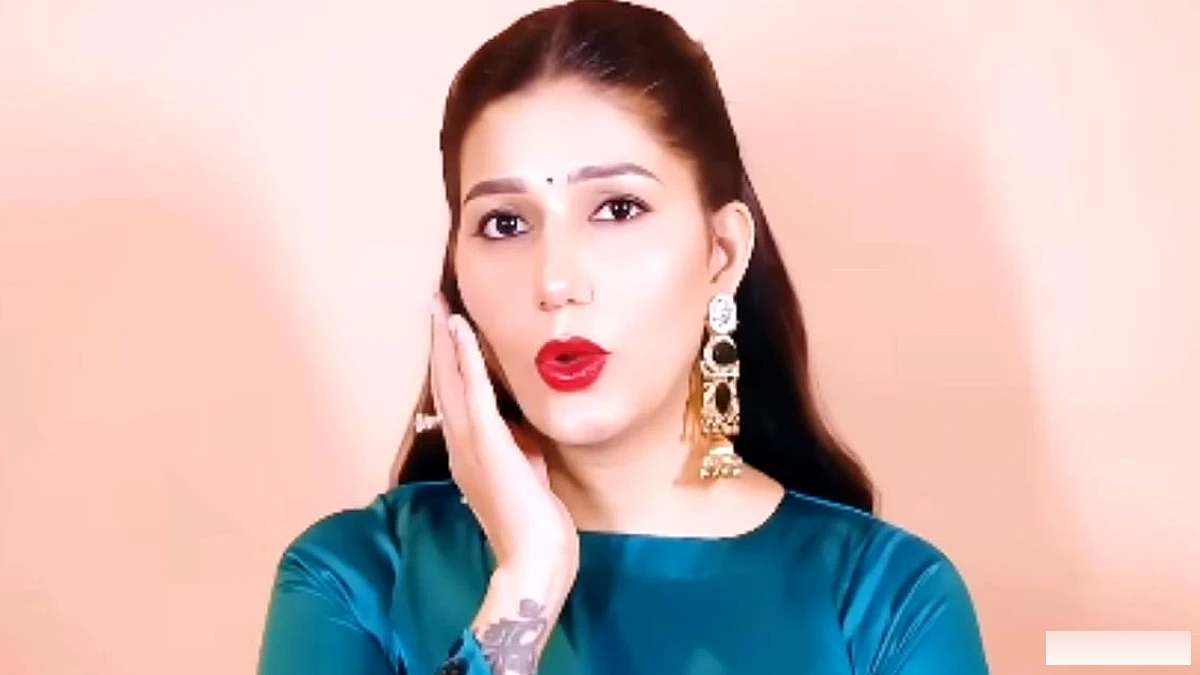 बिहार में सपना चौधरी ने टाइगर श्रॉफ की गोलीबारी पर कलाकारों की सुरक्षा के लिए कड़े नियमों की माँग की