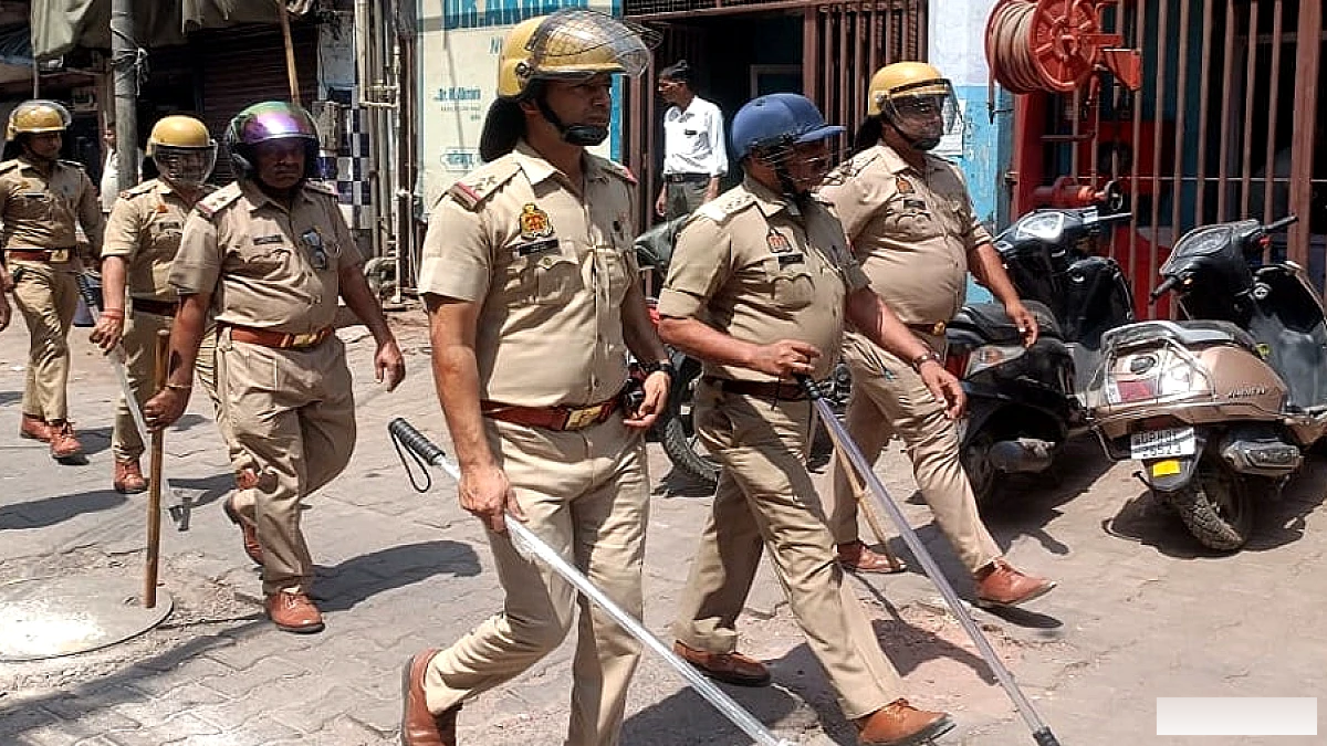 पुलिस और पीएसी ने रावण दहन स्थलों पर तैनाती, ट्रैफिक को मोड़ा