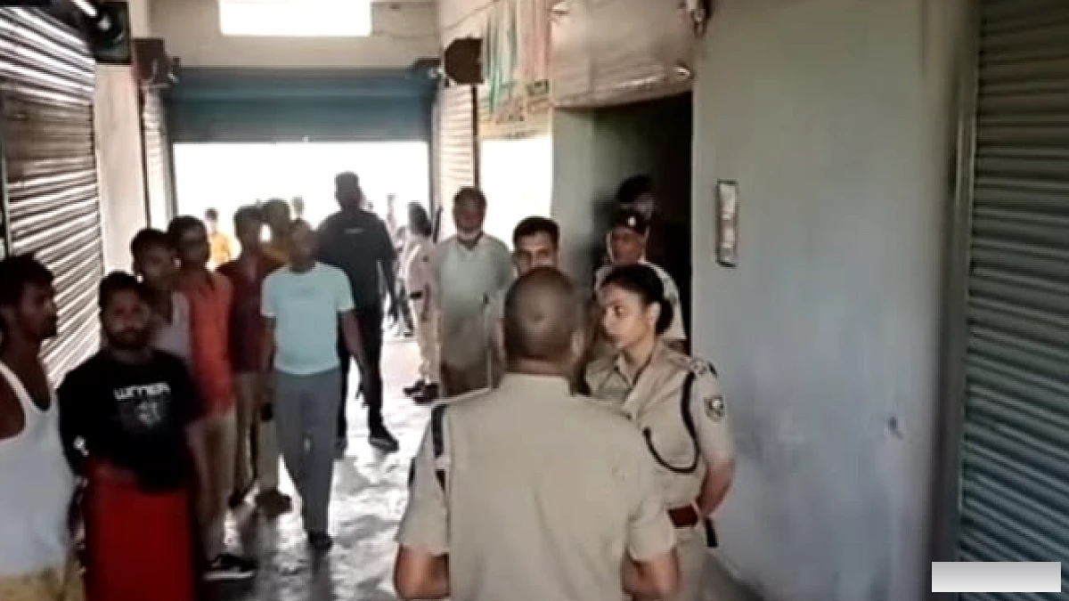 दिनदहाड़े यहां हुई लूट, विरोध करने पर संचालक का सिर फोड़ा; हथियार लहराते फरार हुए चार बदमाश