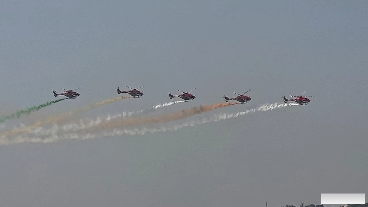 वाराणसी में एयर शो के दौरान जर्जर इमारतों पर प्रतिबंध, लापरवाही पर सख्त कार्रवाई