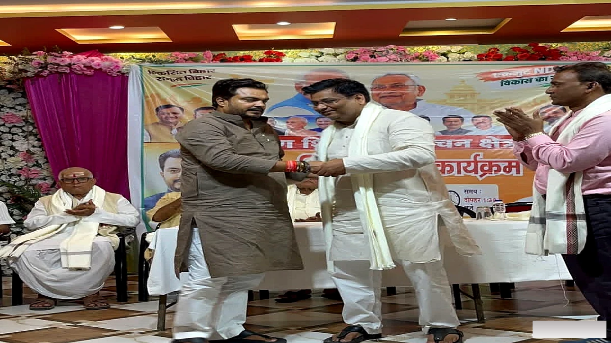 सारण शिक्षक सीट पर आनंद पुष्कर की अग्निपरीक्षा: रणधीर सिंह की रणनीति और प्रभुनाथ सिंह की विरासत पर चर्चा