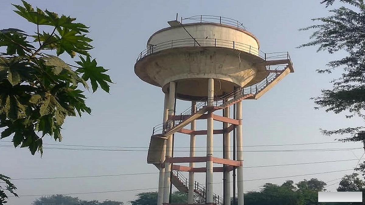 कुरसंडा में सबमर्सिबल मोटर फुंकी, पानी की आपूर्ति चार दिन से ठप