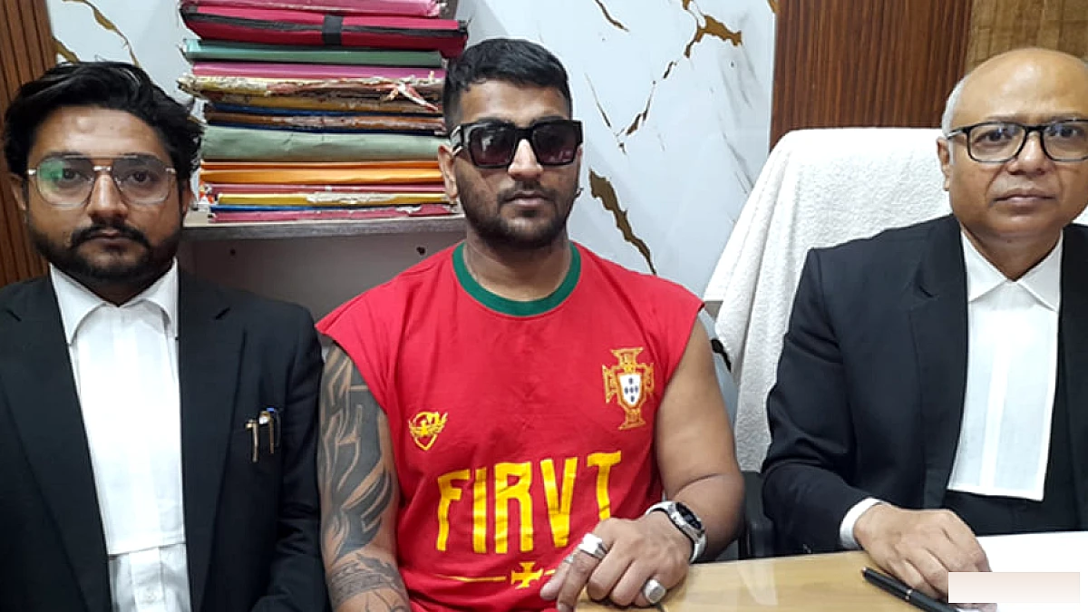 अंजलि अरोड़ा पर कानूनी नोटिस: नाइट बीच छोड़ने के विवाद में 1.20 करोड़ का दावा