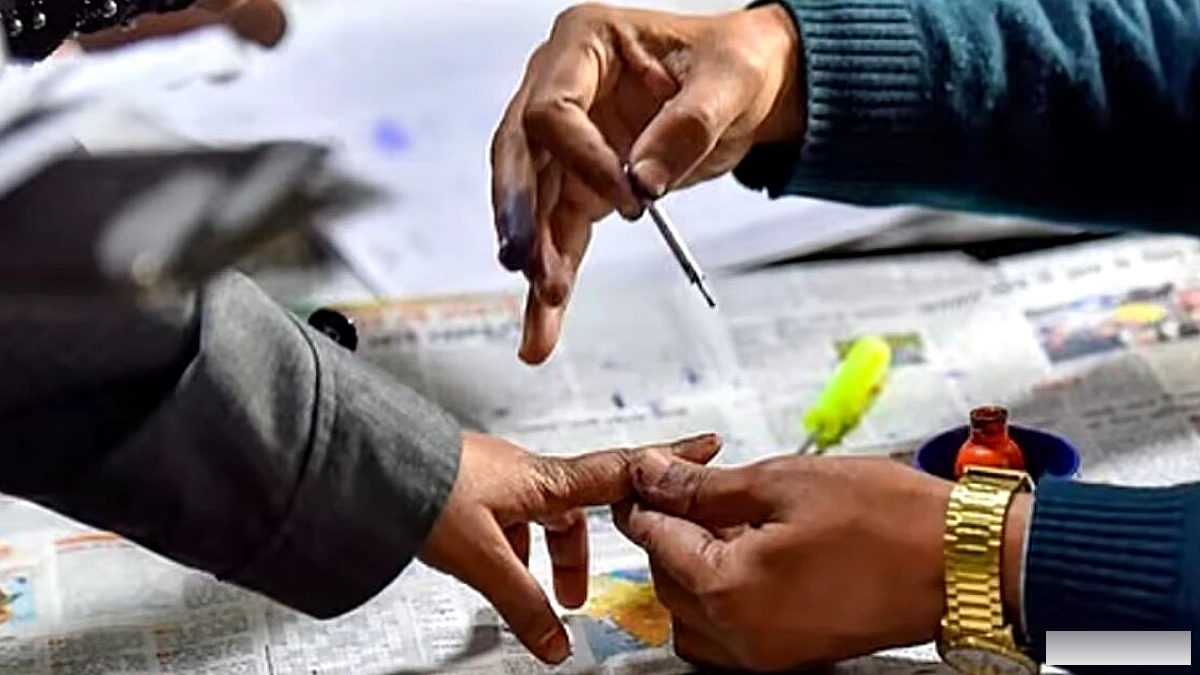 उत्तर प्रदेश, बिहार, कर्नाटक और महाराष्ट्र में 28 सीटों पर आज वोटिंग