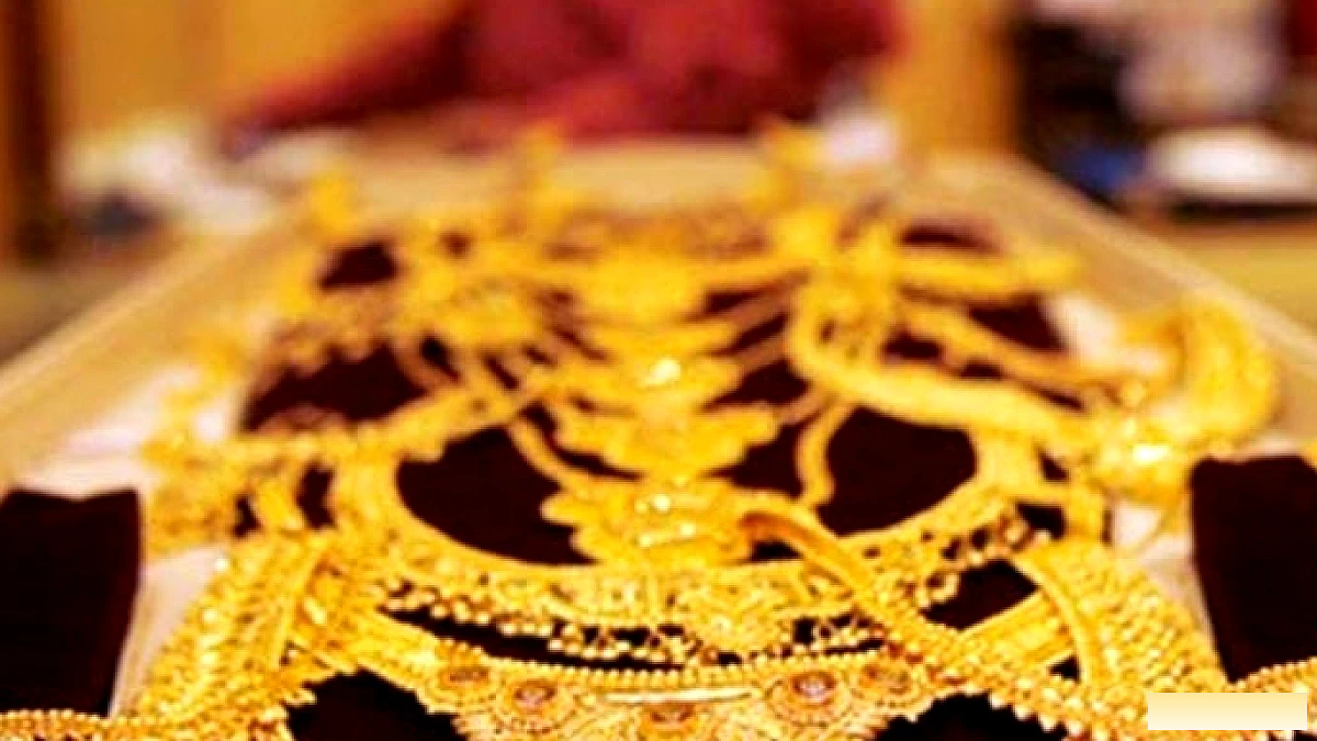 सिराफा बाजार में सोना फिर सस्ता, चांदी पर 50,000 रुपये की गिरावट
