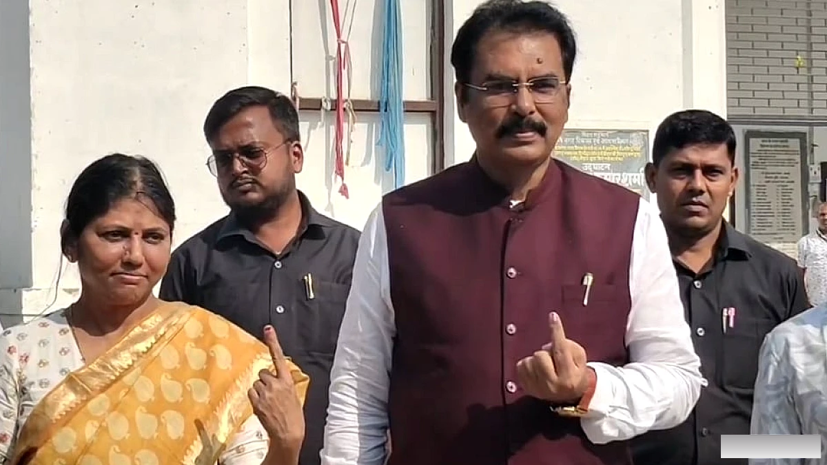 सभी 8 स्नातक सीटों पर जीतेगा NDA, पत्नी शोभा के साथ डाला वोट