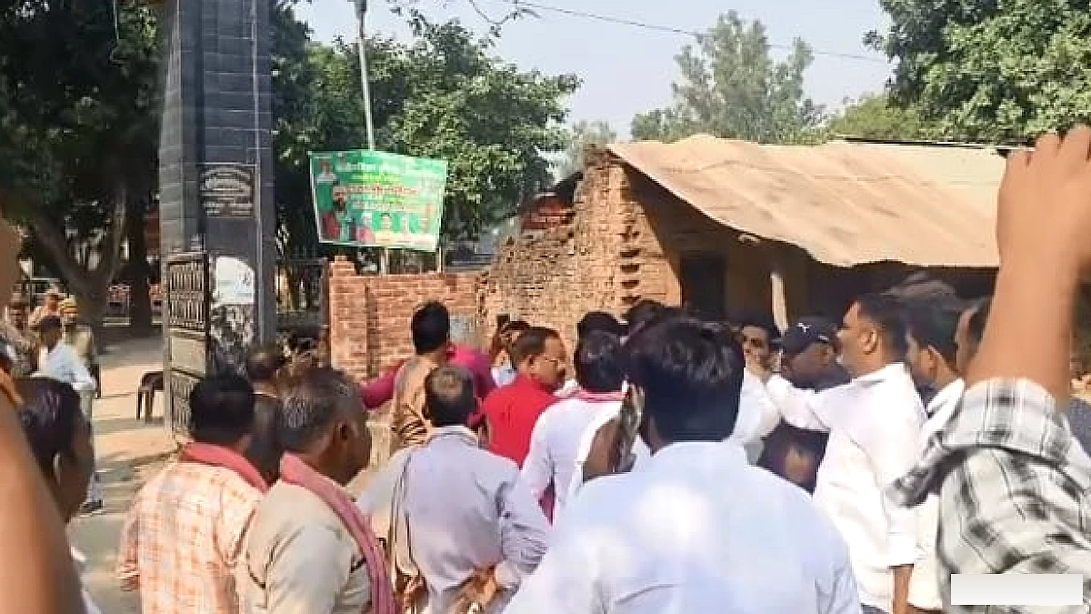 विजयीपुर ब्लॉक में मतदान पर बवाल, सपा और भाजपा आमने-सामने, फर्जी वोट डलवाने का आरोप, डीएम-एसपी पहुंचे