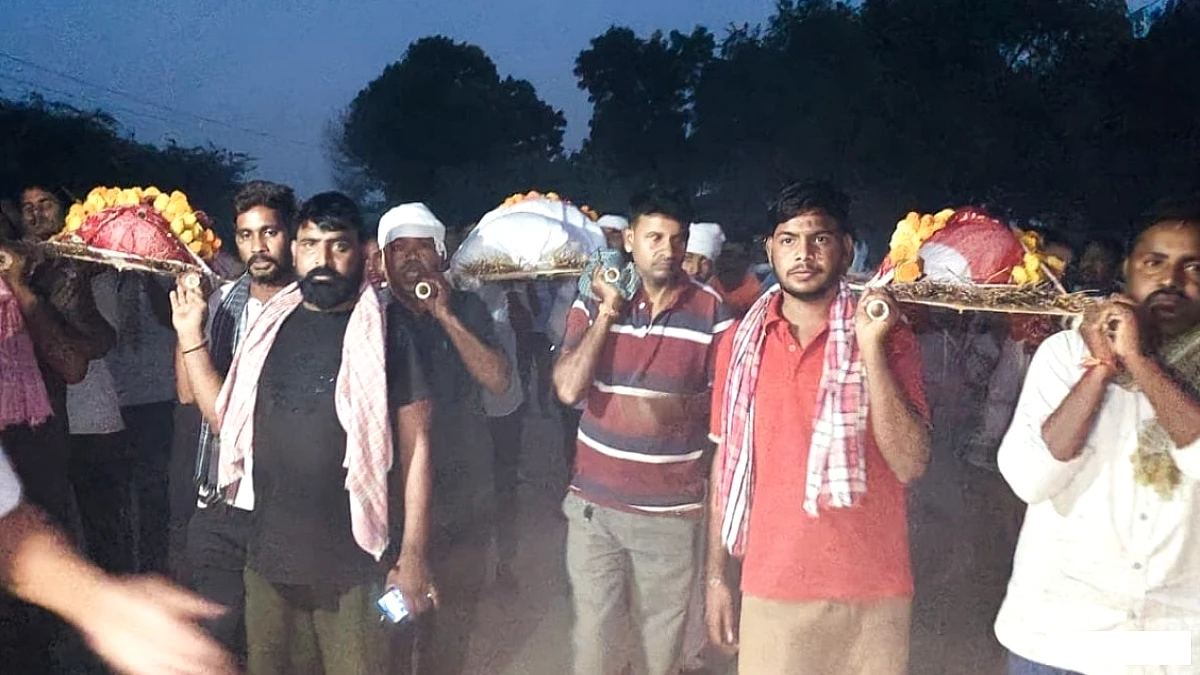 जालोर में सड़क हादसे में मां और दो बच्चों की एक ही चिता पर अंतिम संस्कार, 10 साल की बेटी अकेली बची