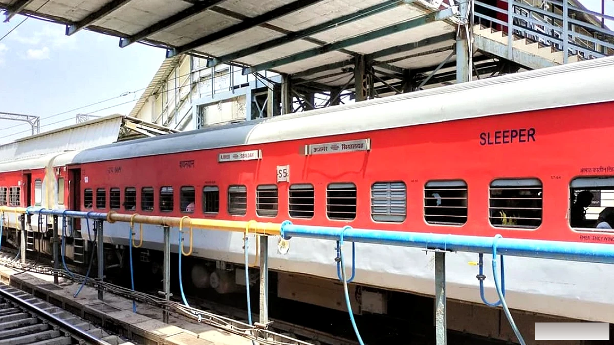 कोहरे के कारण दिसंबर से फरवरी तक अजमेर‑सियालदह एक्सप्रेस कुछ दिनों में रद्द
