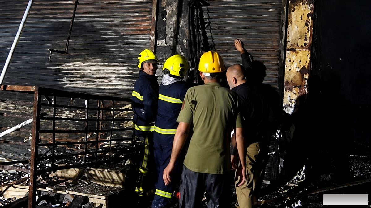 जम्मू रेलवे स्टेशन के सामने शिवा मार्केट में भीषण आग, 35‑40 दुकानें जलकर खाक