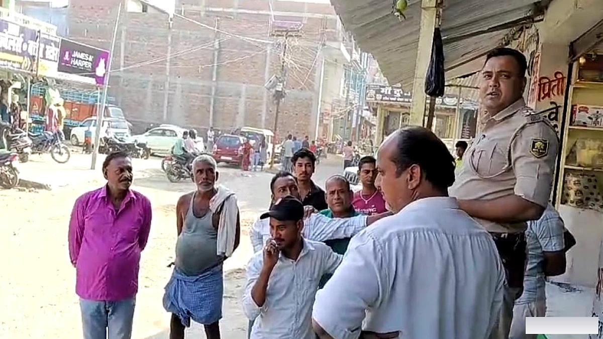 पहली शादी छिपाकर की दूसरी शादी, प्रेमिका पुलिस लेकर पहुंची प्रेमी के घर; फिर परिवार ने ऐसे दिया चकमा