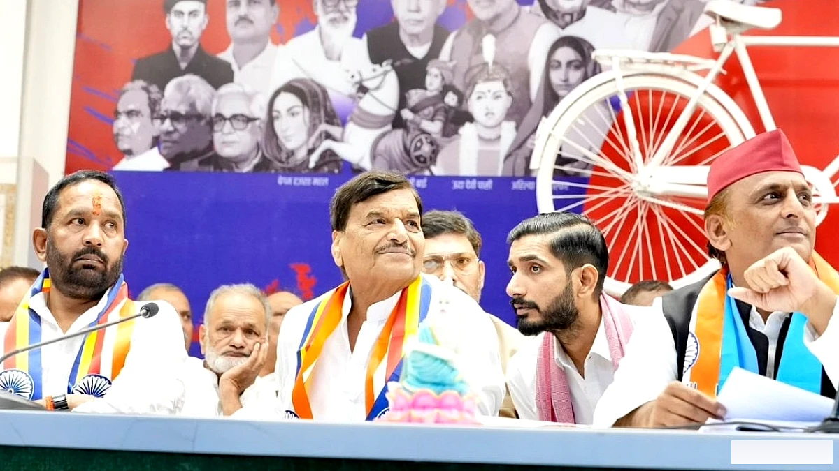 बदायूं के पूर्व विधायक सिनोद शाक्य ने एक ही दिन दो पार्टियों में पद स्वीकार किए