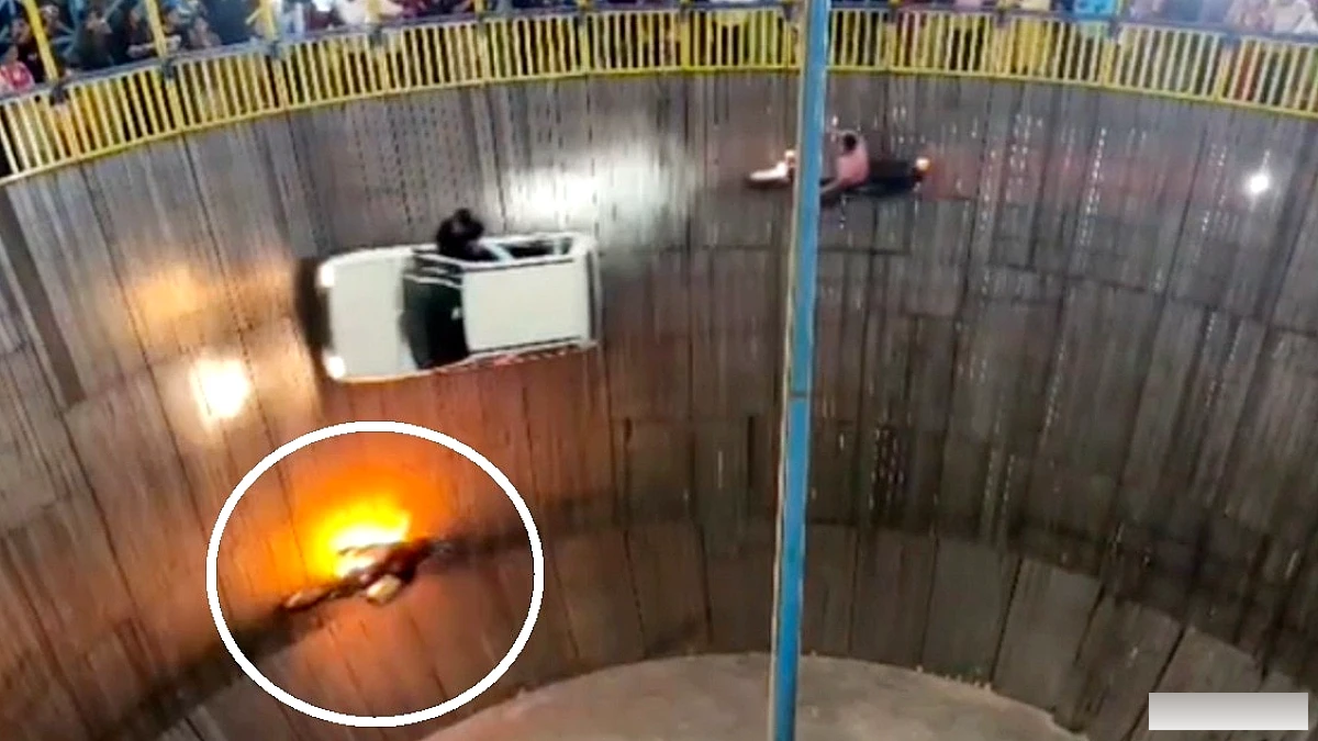 जमशेदपुर के मेले में 'मौत के कुएँ' में बाइक पर करतब करते युवती की बाइक में अचानक आग लगी, युवती को चोट
