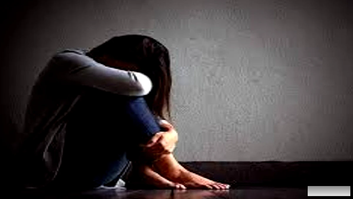 दूल्हे और दोस्त पर सामूहिक दुष्कर्म एवं ब्लैकमेल का आरोप