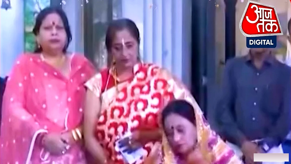 2026 का करवा चौथ विदेश में एक दिन पहले मनाया जाएगा, वीडियो देखें तो पोर्ट्रेट मोड अपनाएँ