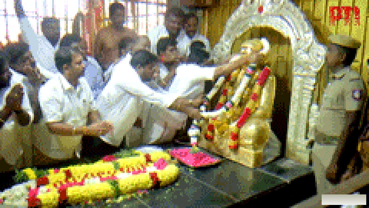 मुथुरामलिंग थेवर की जयंती पर तमिलनाडु में उमड़ा जनसैलाब; सीएम विजय, स्टालिन समेत नेताओं ने किया नमन