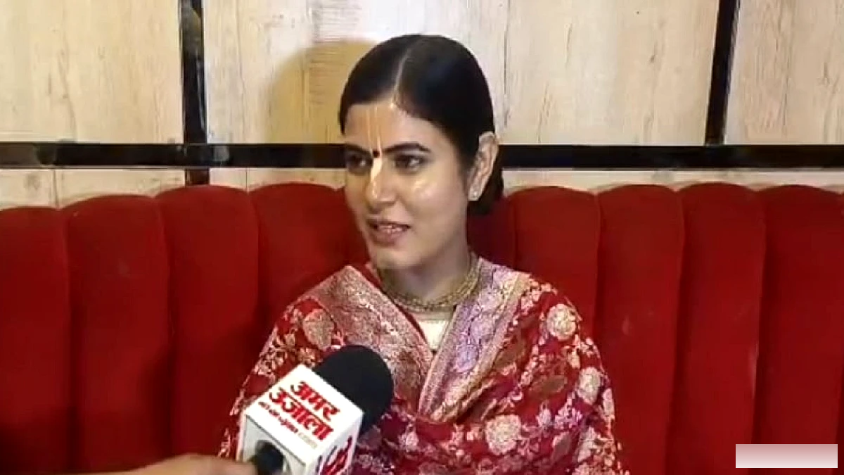 मेरठ में देवी चित्रलेखा के भजन से विज्ञान और आस्था का संगम