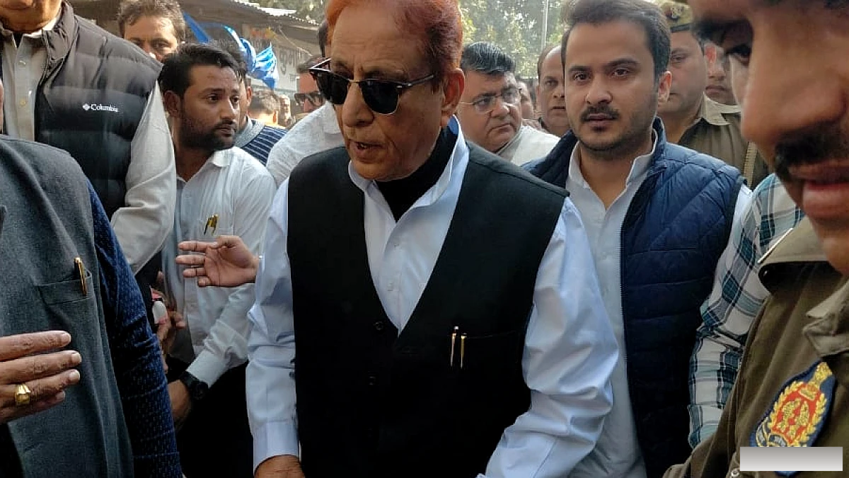 SP नेता आजम खां और बेटे अब्दुल्ला की रिहाई के आदेश जारी, समर्थकों में हलचल